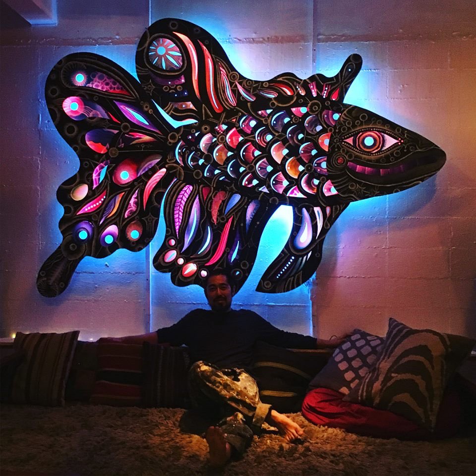 Majio マジオ A Twitter プレイバック 三人展 光る魚 ちょうど1年前かー 思えばなんだか遠い過去のような気がする 今年も特濃だったんだなぁとしみじみ 笑 また 光るシリーズも作りたい