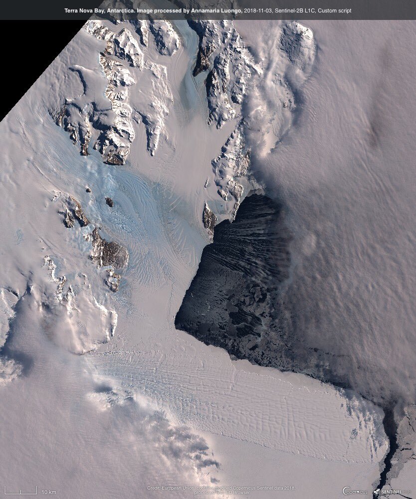 annamaria_84's tweet photo. Antarctica🇦🇶, land of ice and much more. #Polynya, #katabatic winds, blu ice #glaciers, volcano, etc.. All in one image (detected by #Sentinel2). https://t.co/UAUSMsqY66