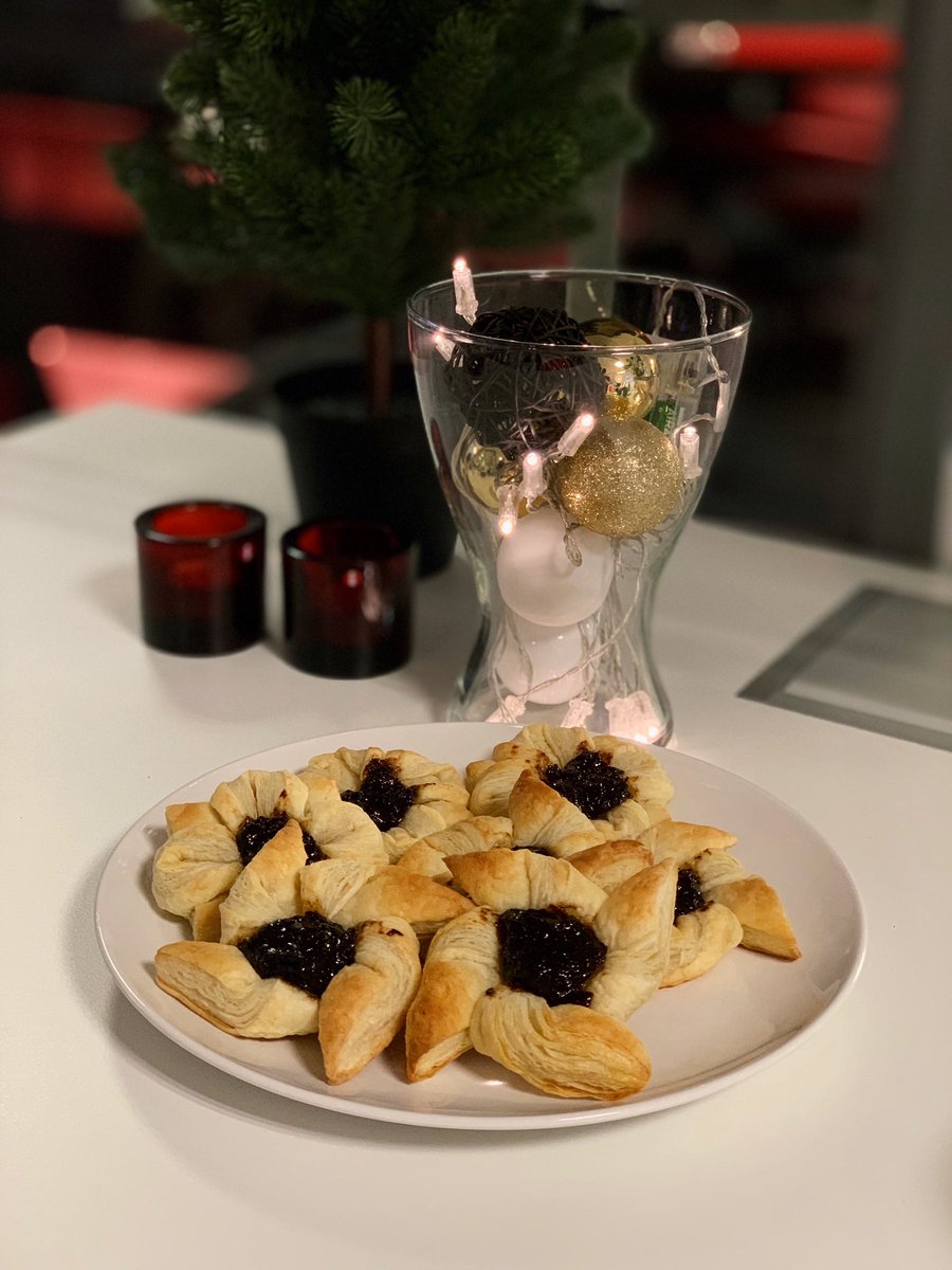 Koska haluttiin toimistolle jouluinen tuoksu 🎄 #asiakaskokemus #joulu