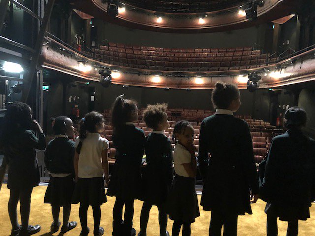 Drama Club's trip to the Royal Court Theatre! #dramainschool #schoolclubs #lifeexperience #buddingactors