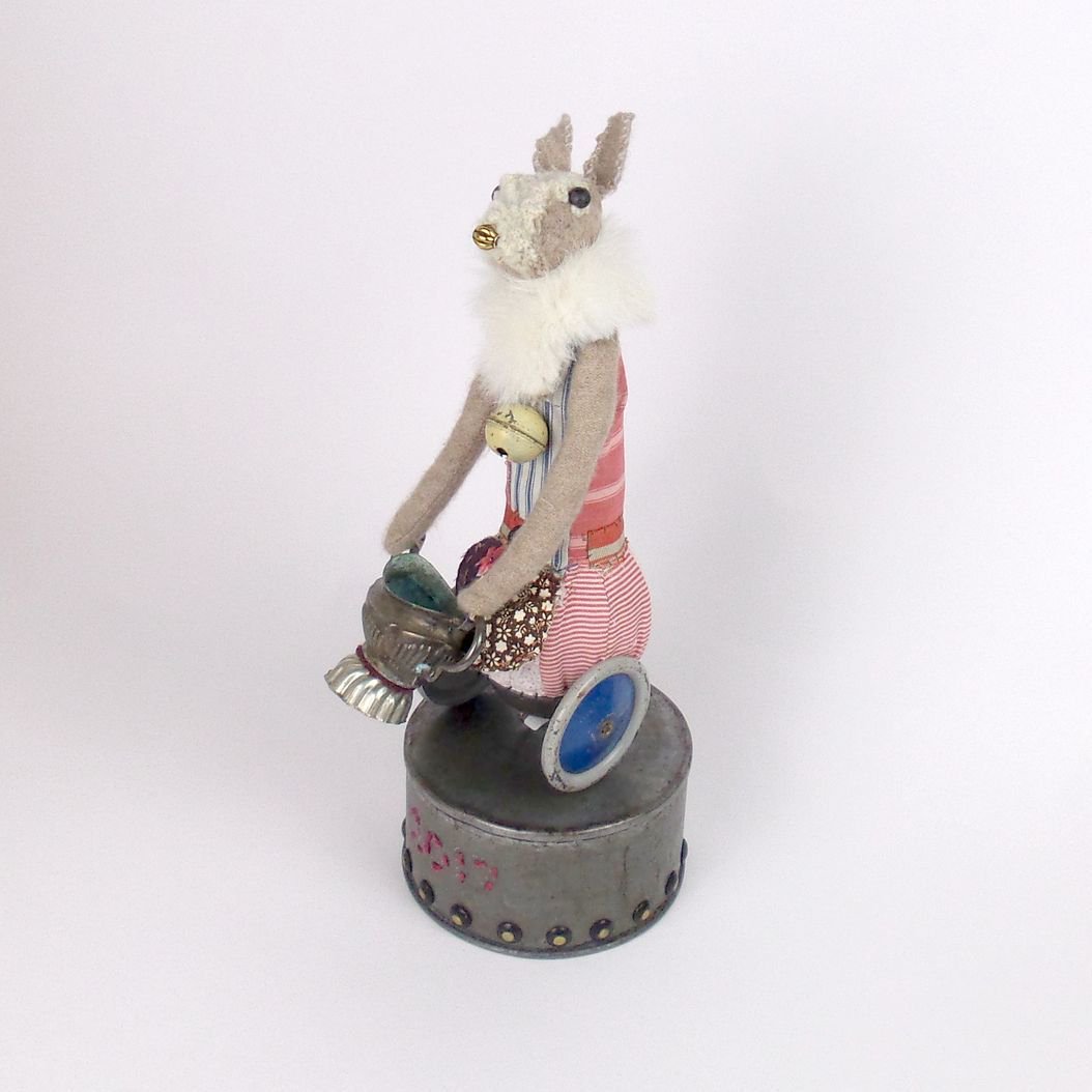 hillsfest2016's tweet photo. Champion Rabbit on Stand by Karen Shapley £235, I know its a bit weird but my favourite part is how it balances on the spoon.  @karenshaply https://t.co/SsUXPMF078