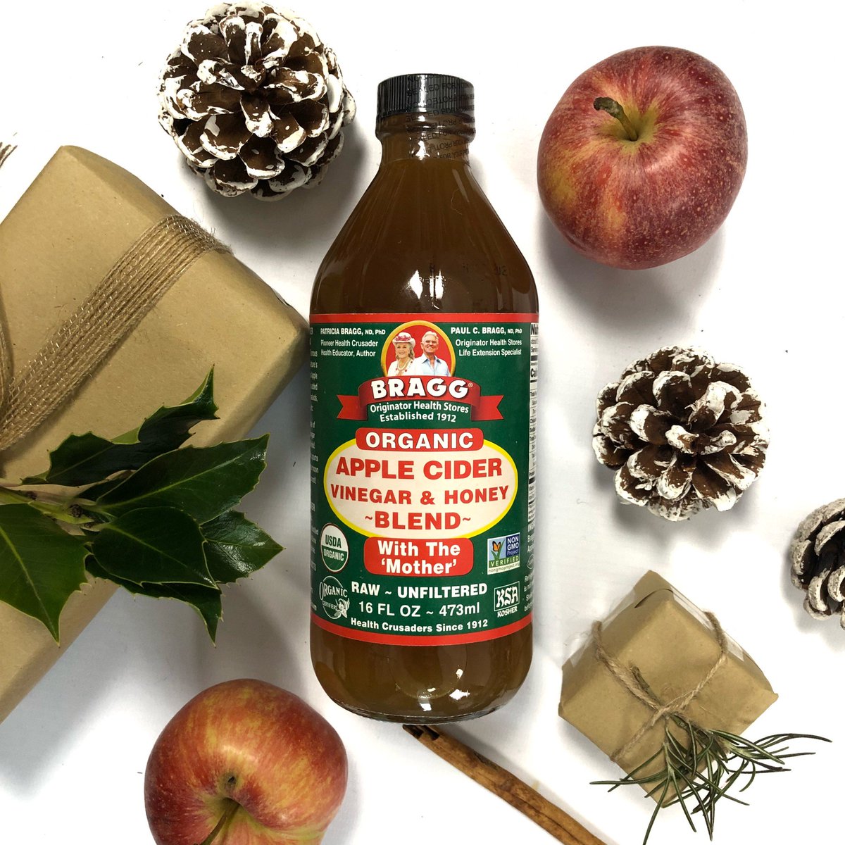 🎁DAY 7🎁  #Win a bottle of Bragg Organic Apple Cider Vinegar &amp; Honey Blend. Made from #organic apples and carefully blended with nature's organic honey. To #enter follow us <a href="/BraggUK_/">Bragg Live Foods UK & Europe</a> &amp; RT this post by midnight tonight #12DaysofBragg #competition #winit #giveaway t&amp;cs apply✨