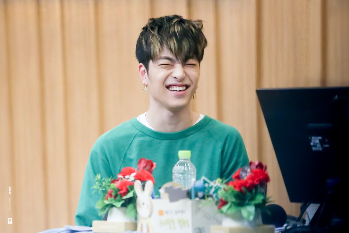 His signature Bulbasaur smile  #JUNHOE  #JUNE  #iKON  #구준회  #준회  #아이콘  #ジュネ