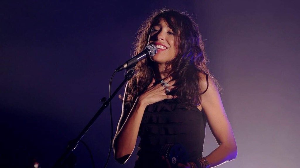 Une petite douceur pour partir en week end : un extrait live exclusif de la talentueuse <a href="/DjaziaSatour/">Djazia Satour</a>​ 😍
➤youtu.be/oTADfIEGc44
#daydreammusic <a href="/Differ_ant/">Differ-Ant</a> #ferarock