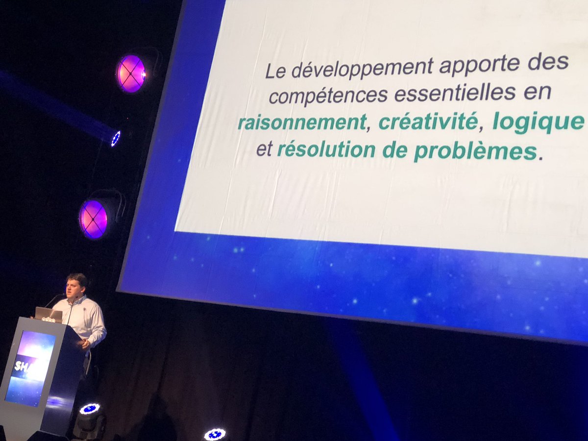 lisalombardibe's tweet photo. Parce que la programmation informatique est fondamentale dans le processus d'apprentissage de nos jeunes, il faut encore plus de #CoderDojo en #Wallonie!
▶️C'est quoi et qu'est-ce qu'on y fait? 
https://t.co/e3dKt6CJdQ
▶️Devenir bénévole
https://t.co/HfWFzd9J5J 
#digitalwallonia https://t.co/Jdl7TcGurK