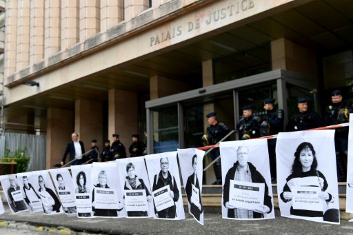 emmaus_france's tweet photo. #7deBriancon le tribunal de #Gap condamne lourdement les #solidaires: 6 à 12 mois avec sursis et pour certains 4 mois ferme. Le #DelitDeSolidarite est bien loin d'être terminé. Continuons la mobilisation pour sa suppression totale ! #OnContinu #EuropeAccueillante #EGMigration https://t.co/62yT9Dvzj9
