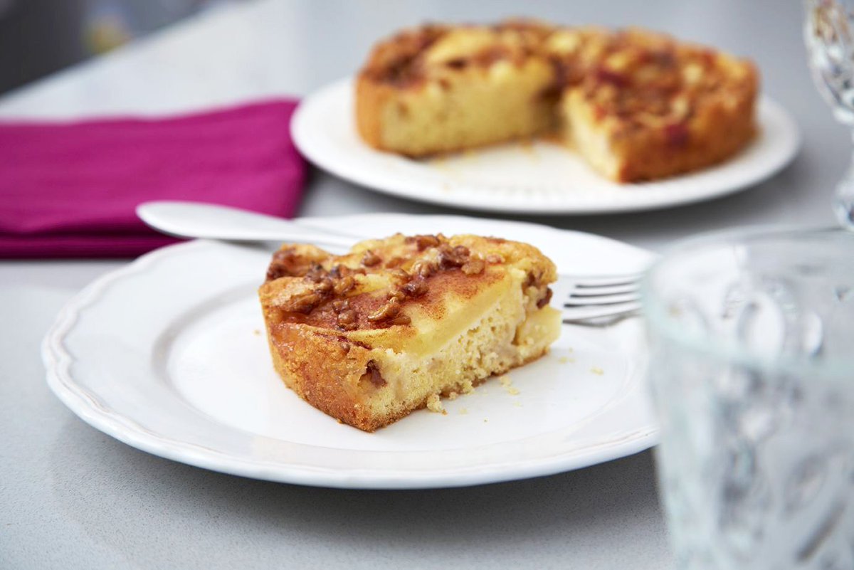 VickyCoppenrath's tweet photo. Hungry for apple cake? 🍎
We got you covered. Our Coppenrath &amp; Wiese Apple and Walnut cake is the perfect winter warmer after a busy afternoon of Christmas shopping. Baked from frozen and ready to eat in only 15min. https://t.co/rFwUC1xRku