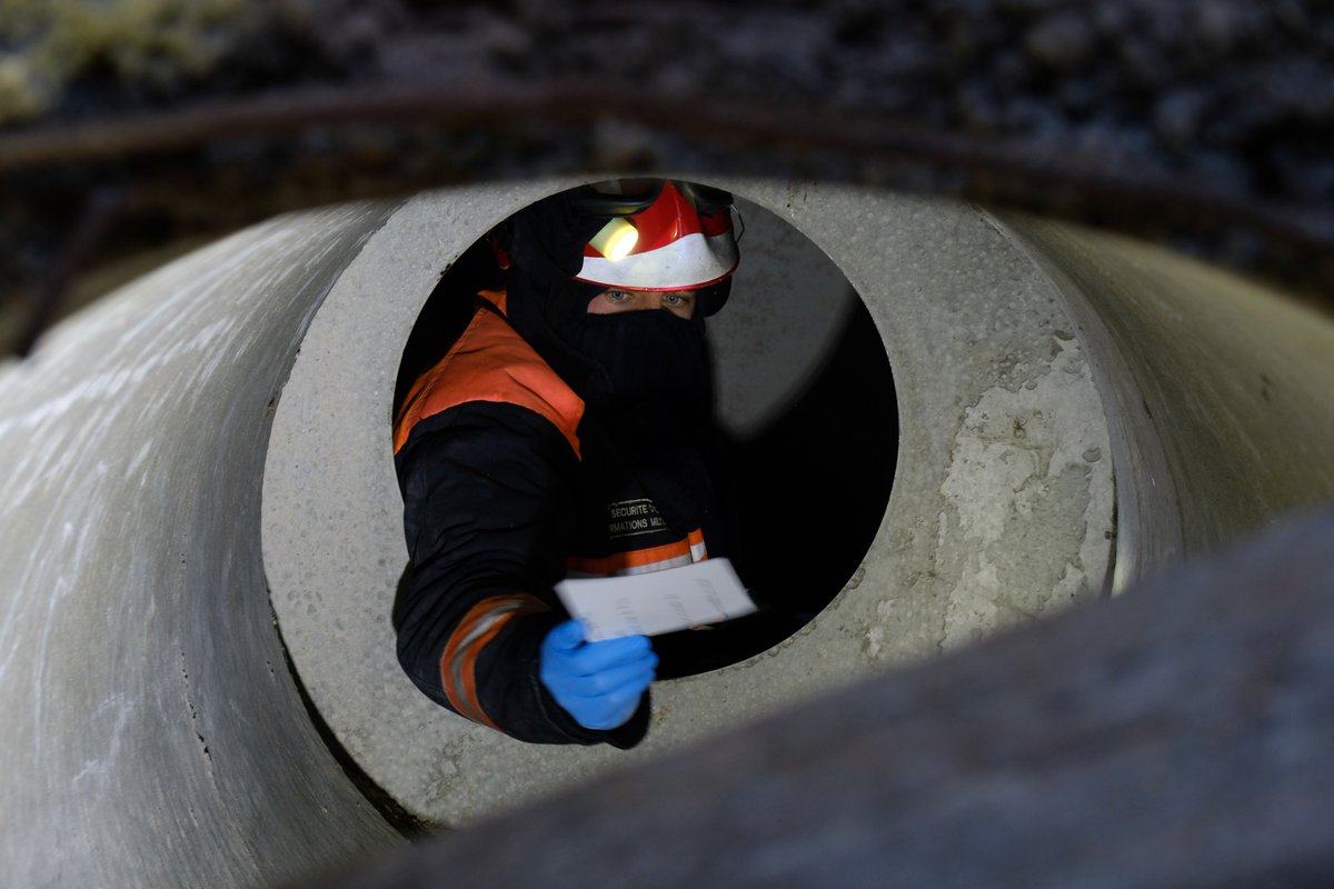 riisc_7's tweet image. Les Formations militaires de la Sécurité civile sont engagées dans la re-classification @INSARAG. Afin de vérifier les différentes compétences dans le domaine du #sauvetage #déblaiement l&apos;#UIISC7 vient de procéder à un exercice sur le site du plateau technique du @SDIS_18