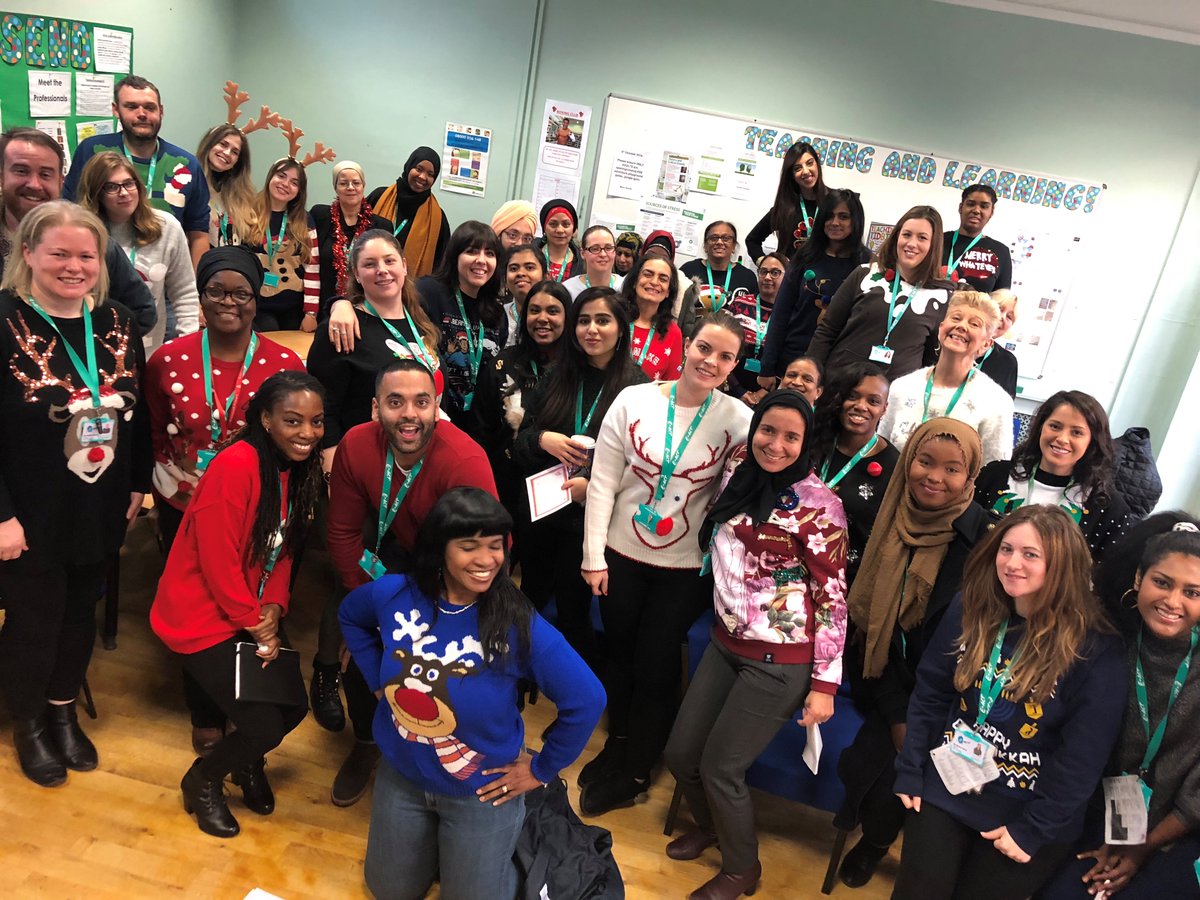 Miss_BiggsEACT's tweet photo. It is beginning to feel a lot like Christmas... #ChristmasJumperDay #SaveTheChildren @BraintcroftEACT @BucksLonEactPri https://t.co/23W5lBexq0