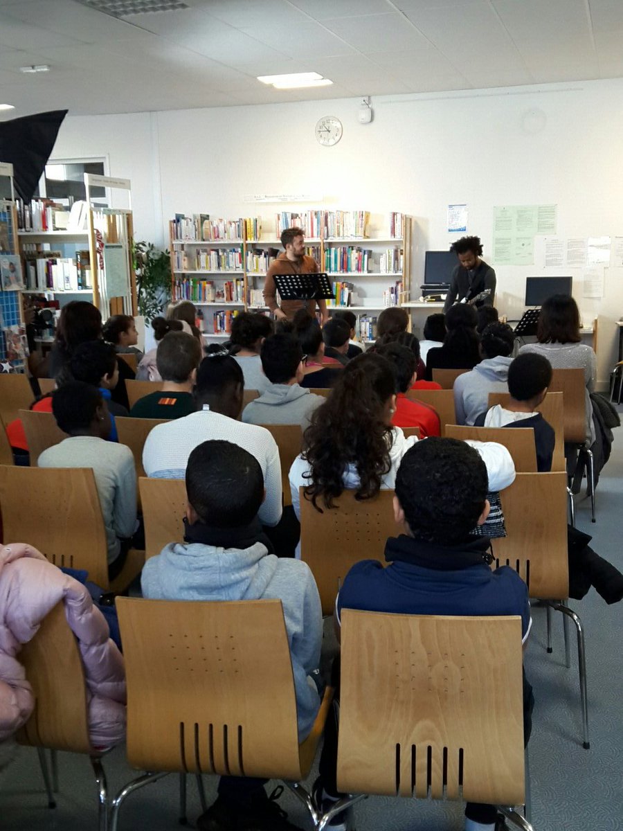 Prestation du théâtre du mantois dans le cadre du #prixpapyrus