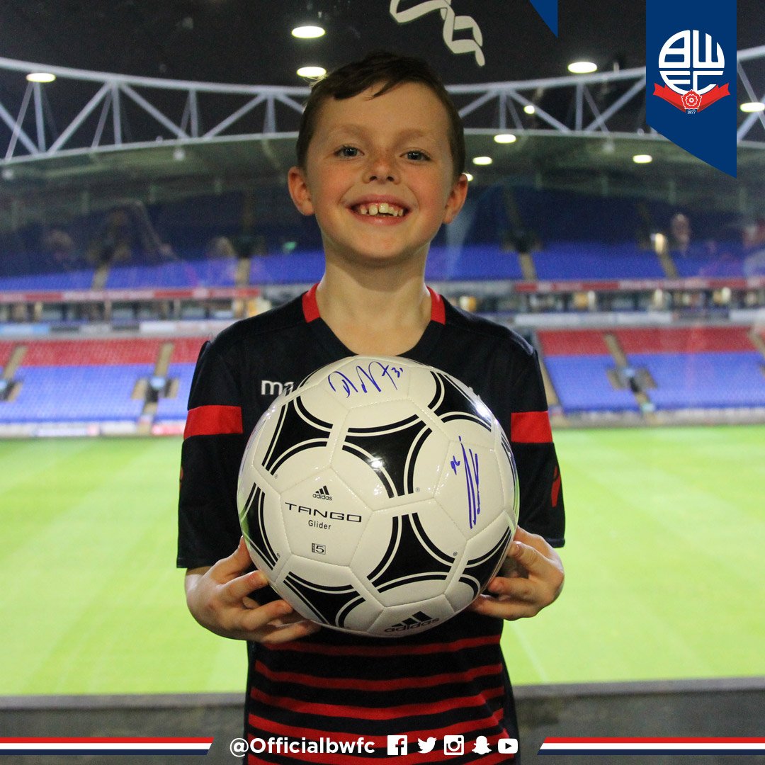 OfficialBWFC's tweet photo. 🎄Youngsters of all ages, including members of the club's Academy and @Bolton_Belles' Mini Belles, were also there to join in the festive fun with the players.

#BWFC 🐘🏰 https://t.co/f0B1bpW9YH