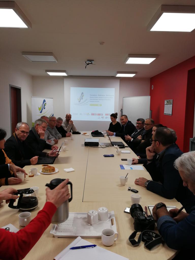 VFE85's tweet photo. Réflexion chez #VFE autour de la transition écologique et énergétique avec la mairie de dompierre sur yon et #RUPTUR. https://t.co/NwI5FEccdk