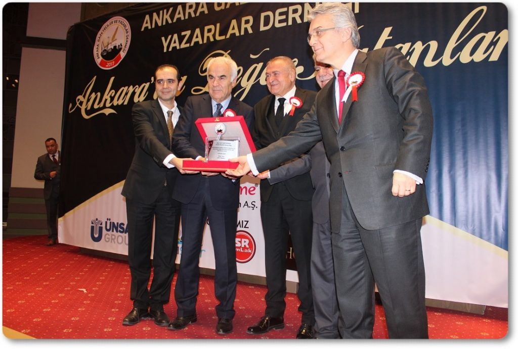 leventcan1968's tweet image. Tüsiav Başkanı Veli Sarıtoprak ‘a Yaşam boyu başarı ödülü verildi

patronburada.com/2018/12/14/tus…