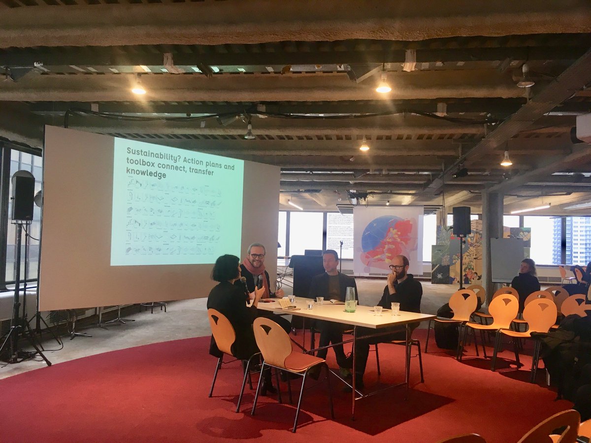 #WorldTransformationConference 1 – Societal workspace
"One experiment is not enough. If you do not build a movement around it and learn from it, you are not shifting anything. To do this, you need the infrastructure of the lab" <a href="/stratengeneraal/">stRaten-generaal</a>, De Andere Markt, @transform1sm