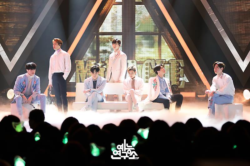 GOT7__Fanbase's tweet photo. Angel 7 

#MAMARedCarpet #GOT7

❤❤❤❤❤❤❤ https://t.co/hLhlSfgxlq