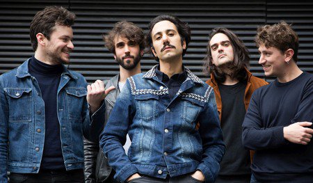 OTDreux's tweet photo. Vous avez réservé ? Le groupe "Feu! Chatterton" revient à l'Atelier à Spectacle demain pour nous présenter leur second album intitulé "L'Oiseleur"! @atelieraspectacle #musique #pop-rock 
 https://t.co/VfiyIUTFyf https://t.co/SITu2N7mBY
