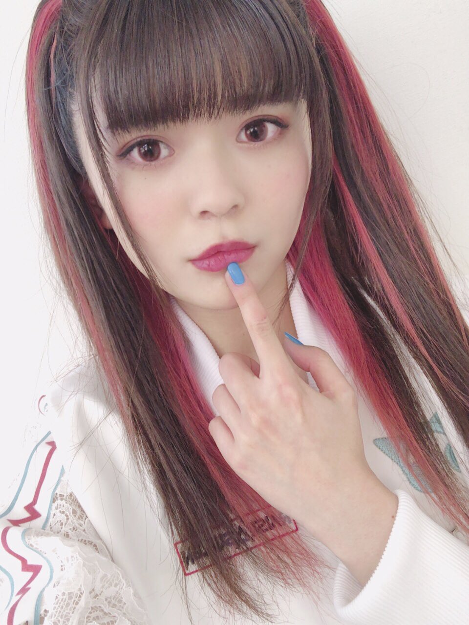 紡木 吏佐 | 今日はチュチュが爆誕した日、 みんな、お祝いして