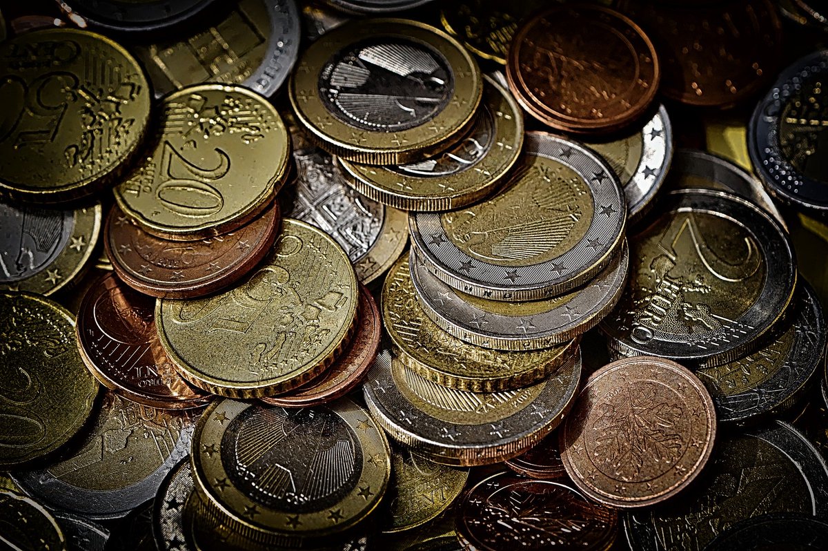 El IPC se modera hasta el 1,7% en noviembre por luz, gasolinas y alimentos dlvr.it/QtcNXV