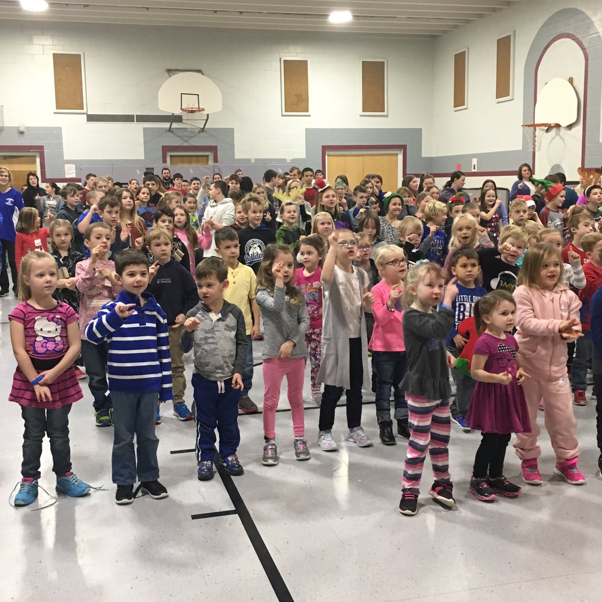 loro1064's tweet photo. Mrs. Harris’ class are leading our weekly assembly and dance.  Our virtue this month is responsibility. @GEDSB #weeklygettogether #welovetodance #BabyShark #responsibility #belikeBloomsburg https://t.co/5d1qvf0oR5