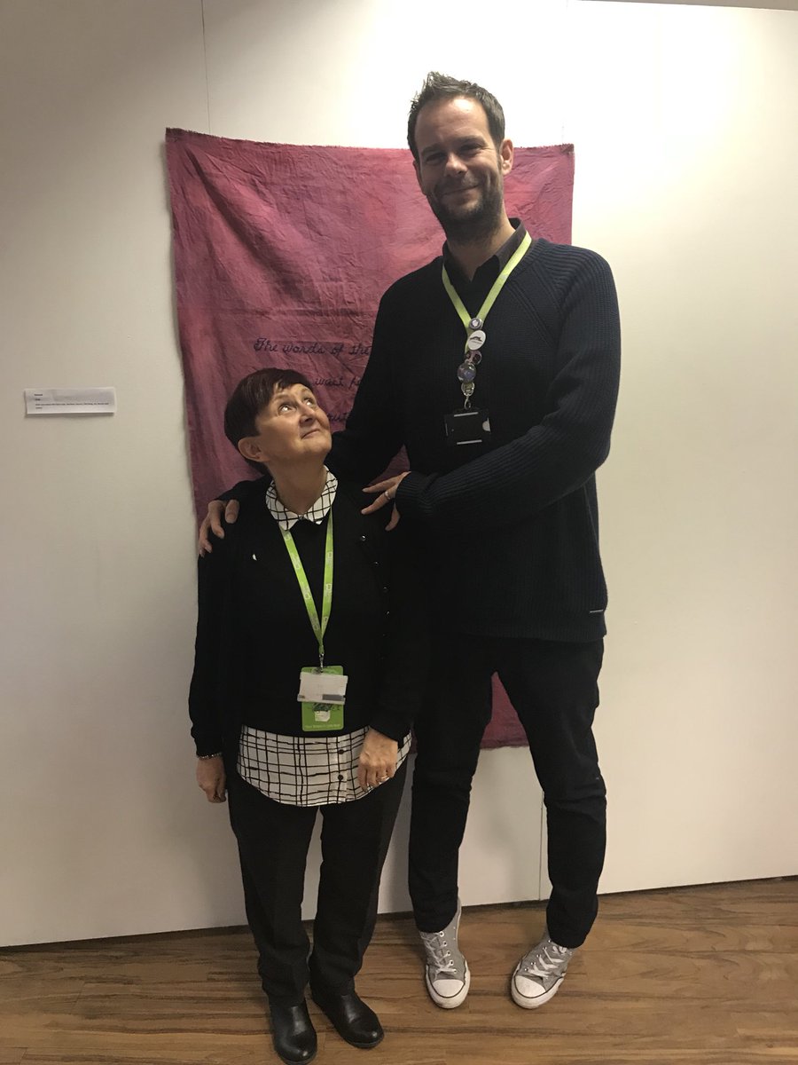 MandiB_'s tweet photo. We’ve re-created #TheGuinnessBookOfWorldRecords here @STHLibraries #MossBankLibrary this afternoon #tallestman #smallestwoman https://t.co/4vx8nE0vxV