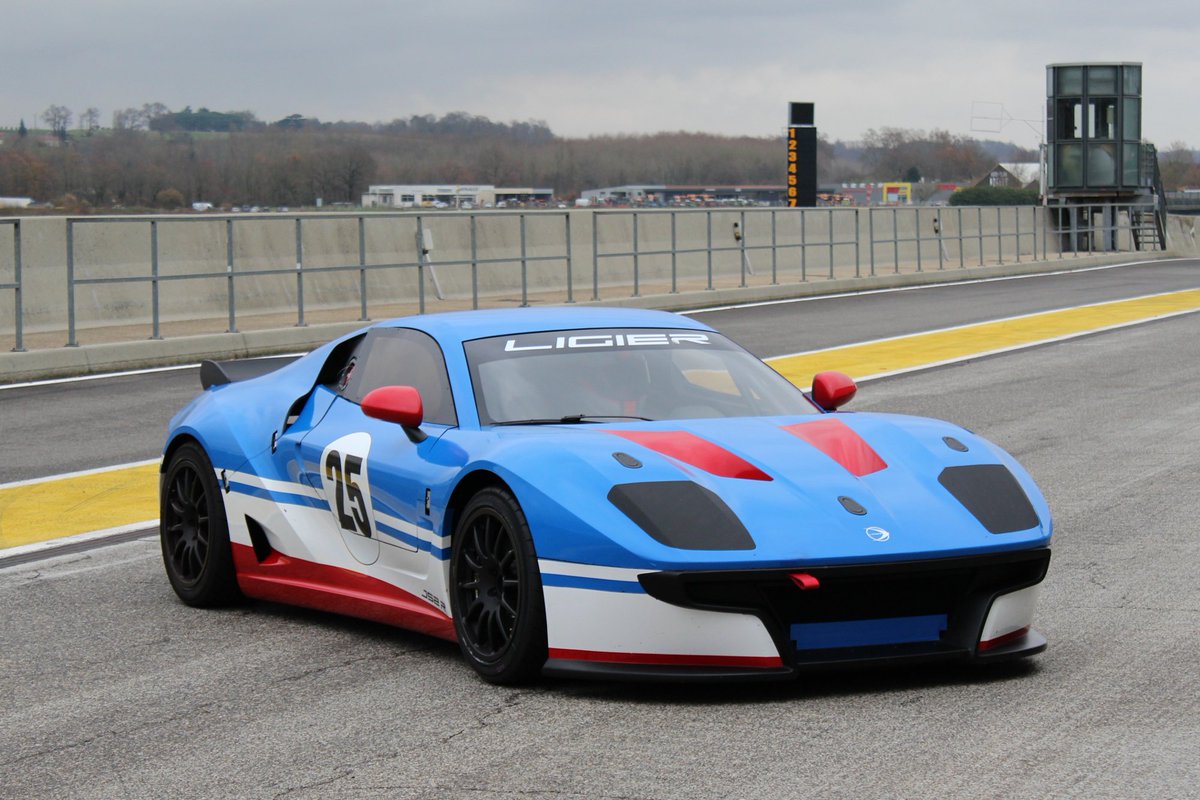 CircuitNogaro's tweet photo. Depuis hier @Onroak Automotive est sur le circuit pour les essais des nouvelles @ligiersportcars #JSP4 et #JS2R.

La saison 2019 se prépare maintenant !! https://t.co/sxQBSPvtI7