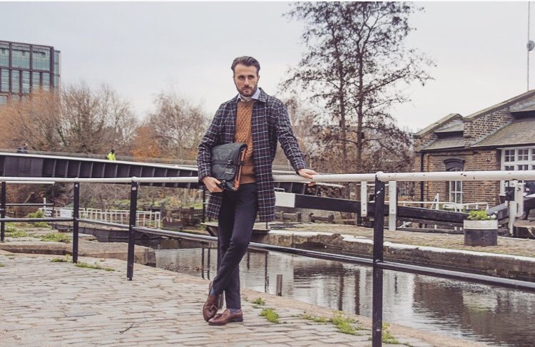 Shooting for the #pliqobag last week. Great bit of kit for storing your suit on a commute 👔💼📸