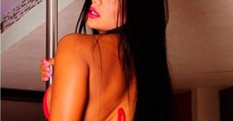 akemisatto's tweet photo. O golpe do striptease https://t.co/gvGoODSAou https://t.co/81Xm8KJtNP
