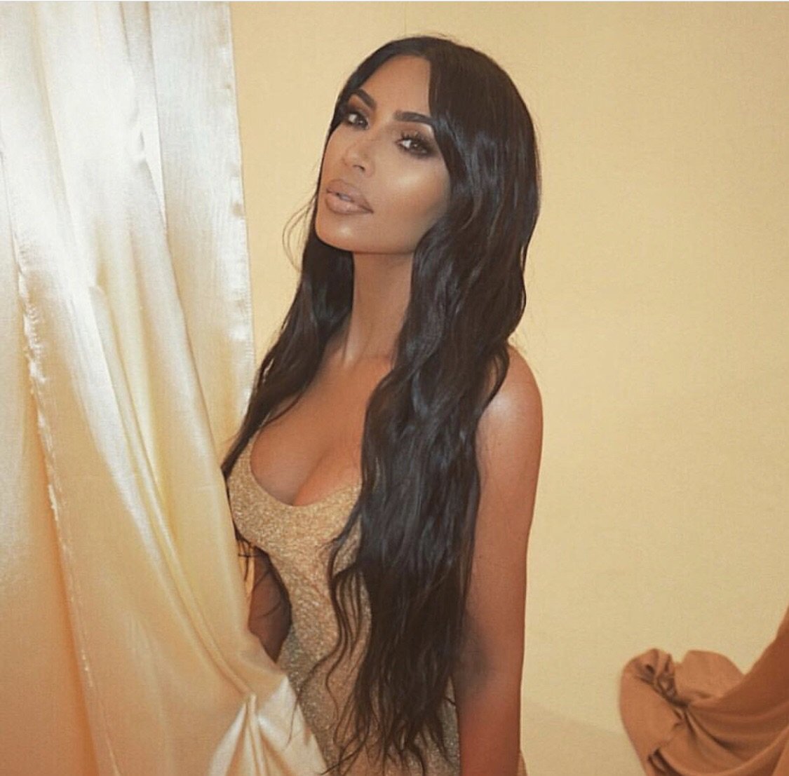 Naked Wardrobe On Twitter Glow On Girl Kimkardashian