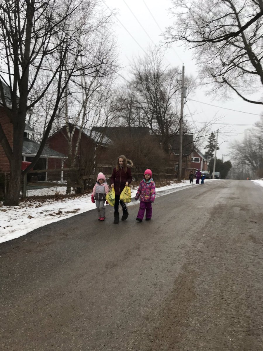 mrs_romain's tweet photo. Slip’n and sliding our way around the neighbourhood...but we did it! #fooddrive2018 #kindergarten #PVNCleads #pvncserves https://t.co/hz60VQifYF