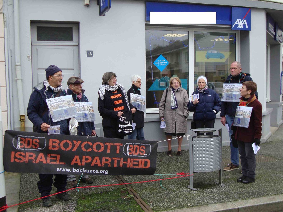 Campagnebds's tweet image. ainsi qu&apos;à Saint-Nazaire devant 3 agences. #AXAComplicity #EmbargoContreIsraël