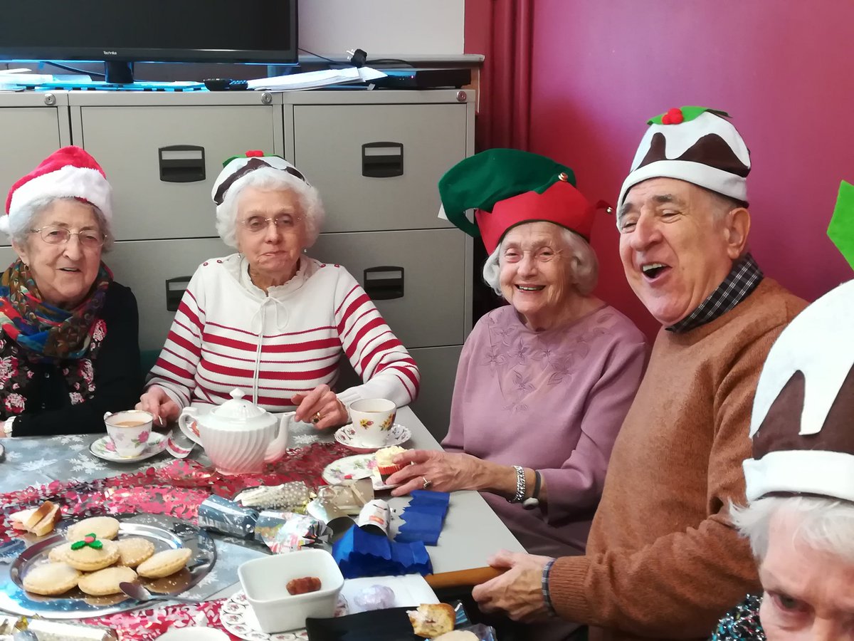 babsscully's tweet photo. Tesco ystradgynlais coffee morning , Xmas party , what a fabulous bunch , so much fun 🎉🍰🎄 @BastinLucie @welshy1976  @headcaseymike  @sarahlucking  @GaynorTubb https://t.co/XBHV2y29T5