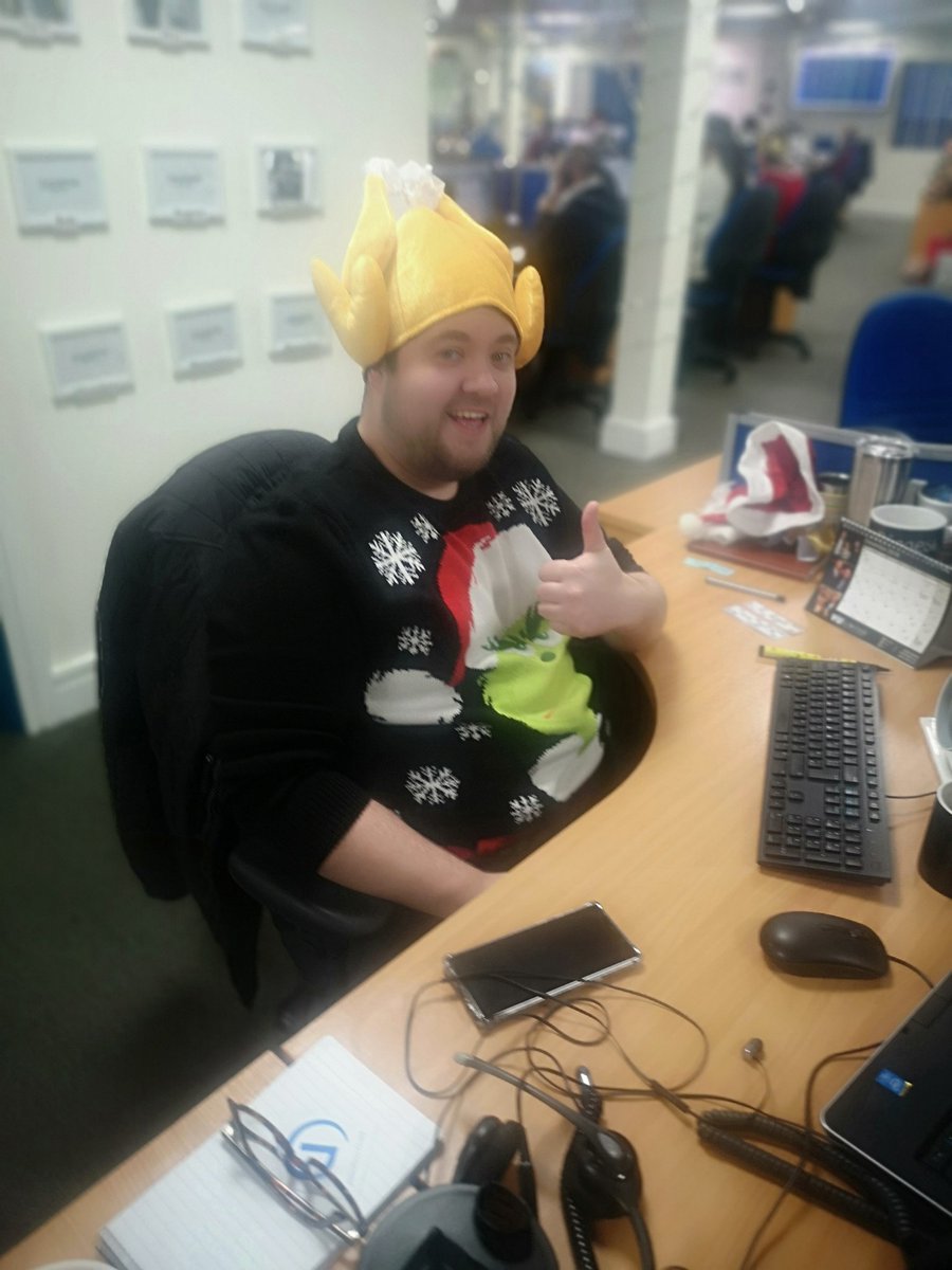 DRIEUCC's tweet photo. Elliott's Christmas raffle prize 😂 #tukeyhat #gobblegobble 🍗 https://t.co/kE3gIjpb2I