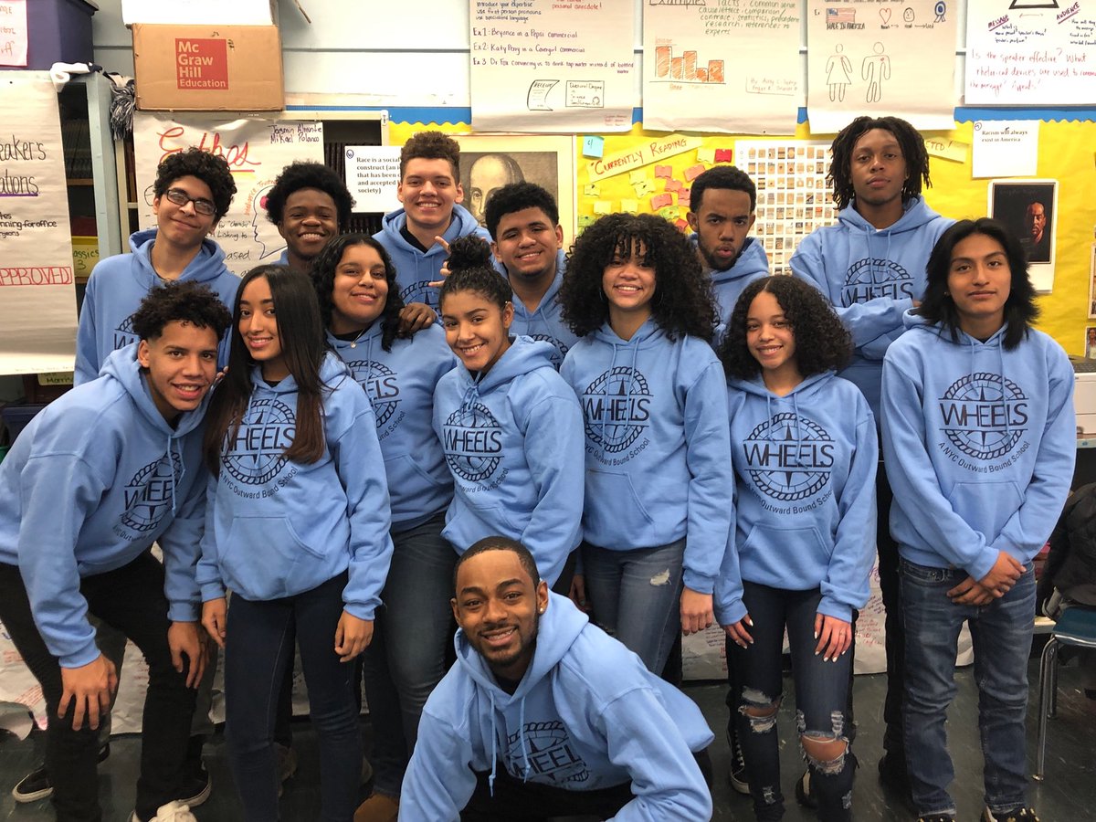 Mr. V’s crew is ready to march. We’re going to miss these seniors. It’s hard to believe that us juniors are right behind you! <a href="/WHEELSnyc/">WHEELSnyc</a> #CollegeMarch <a href="/ELeducation/">EL Education</a>