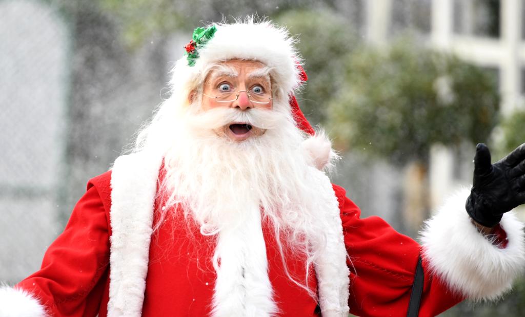CBSNews's tweet image. More than a quarter of people think Santa should be female or gender neutral, according to new survey cbsn.ws/2S1jrIz