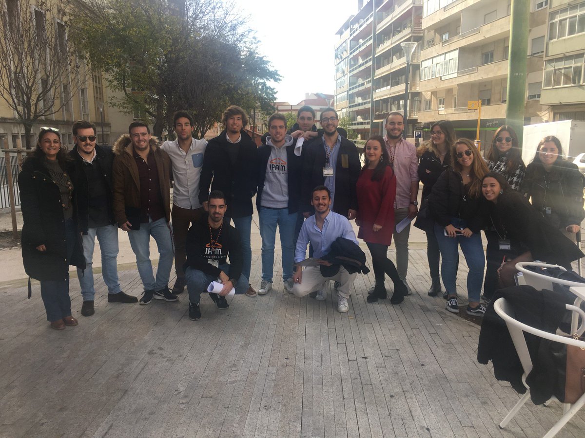 IPAMmktnet's tweet photo. EXPERIENCES FROM INSIDE

No âmbito da unidade curricular de Estudos de Mercado, os alunos da 2º ano da Licenciatura em Gestão de Marketing estiveram em Campolide a realizar um inquérito por questionário do projeto da Ben &amp; Jerry’s.
#ipamlisboa https://t.co/oIb4iUhgJD