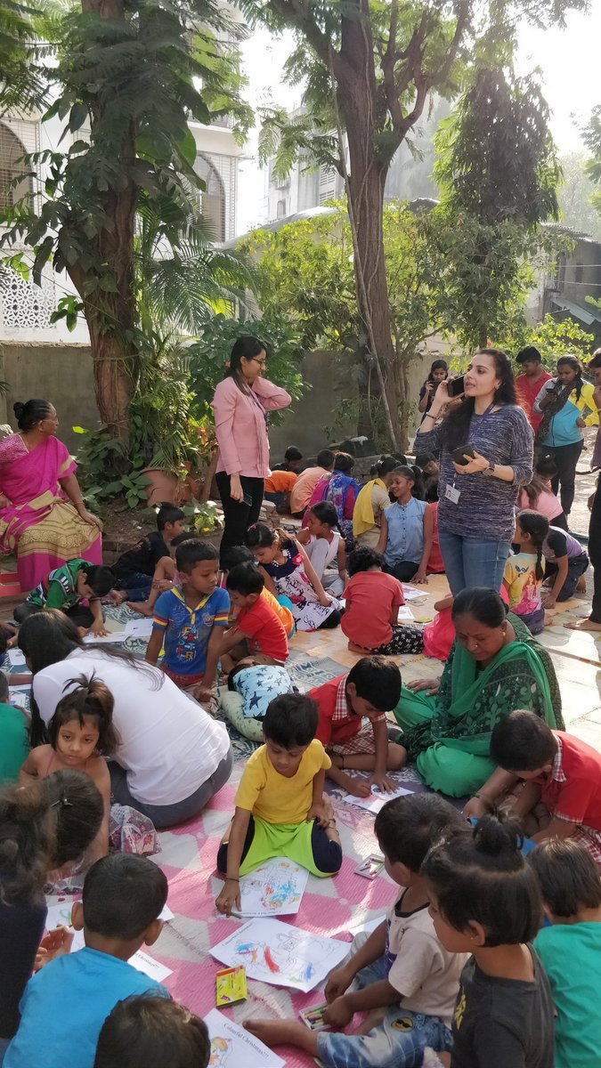 AnushaDate's tweet photo. Spreading smiles at Ashadeep Association! #sharencare #CSR2018 @Rave_Tech https://t.co/90JR4Sh8mD