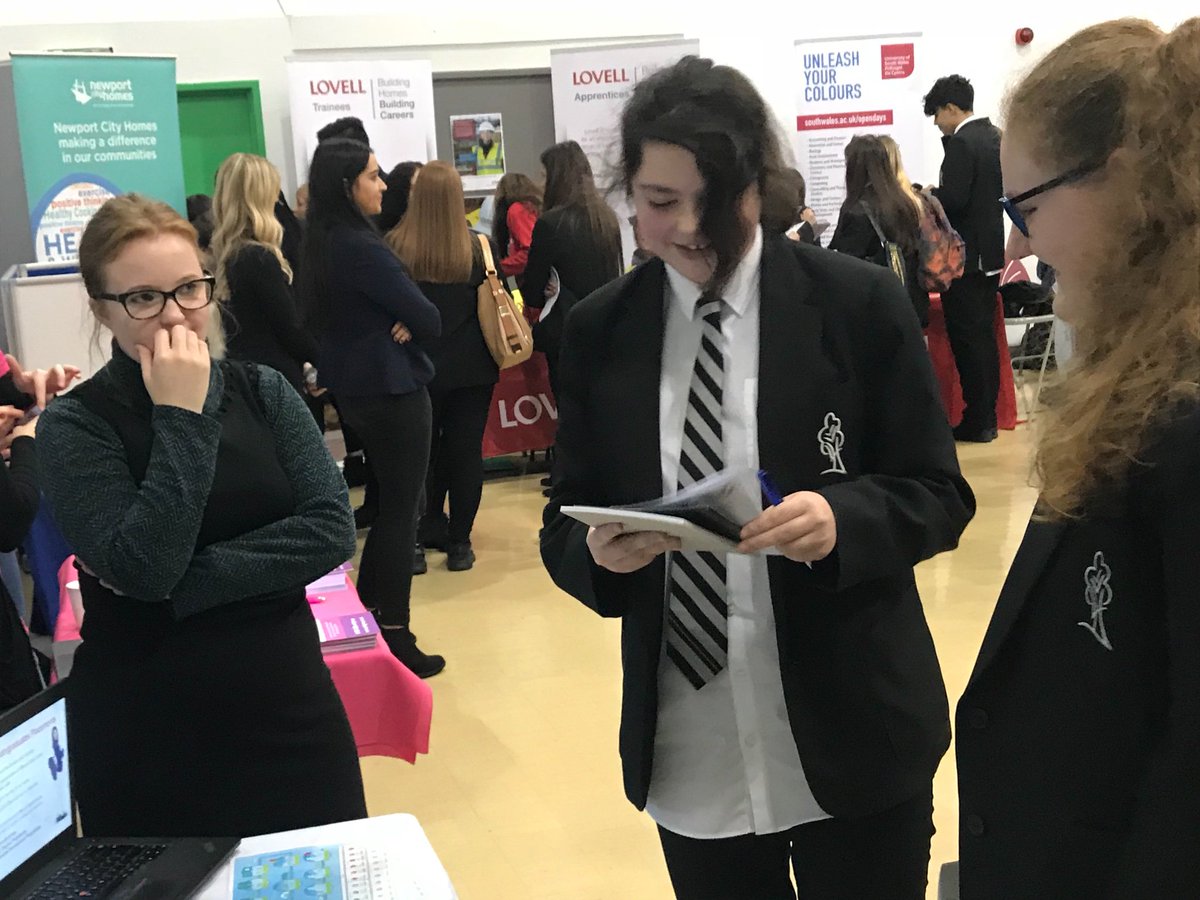 llanwern_drama's tweet photo. A great atmosphere in the Hall today at @Llanwern_High careers fair! Some many jobs out there! #worldsyouroyster https://t.co/tGhHDK318V