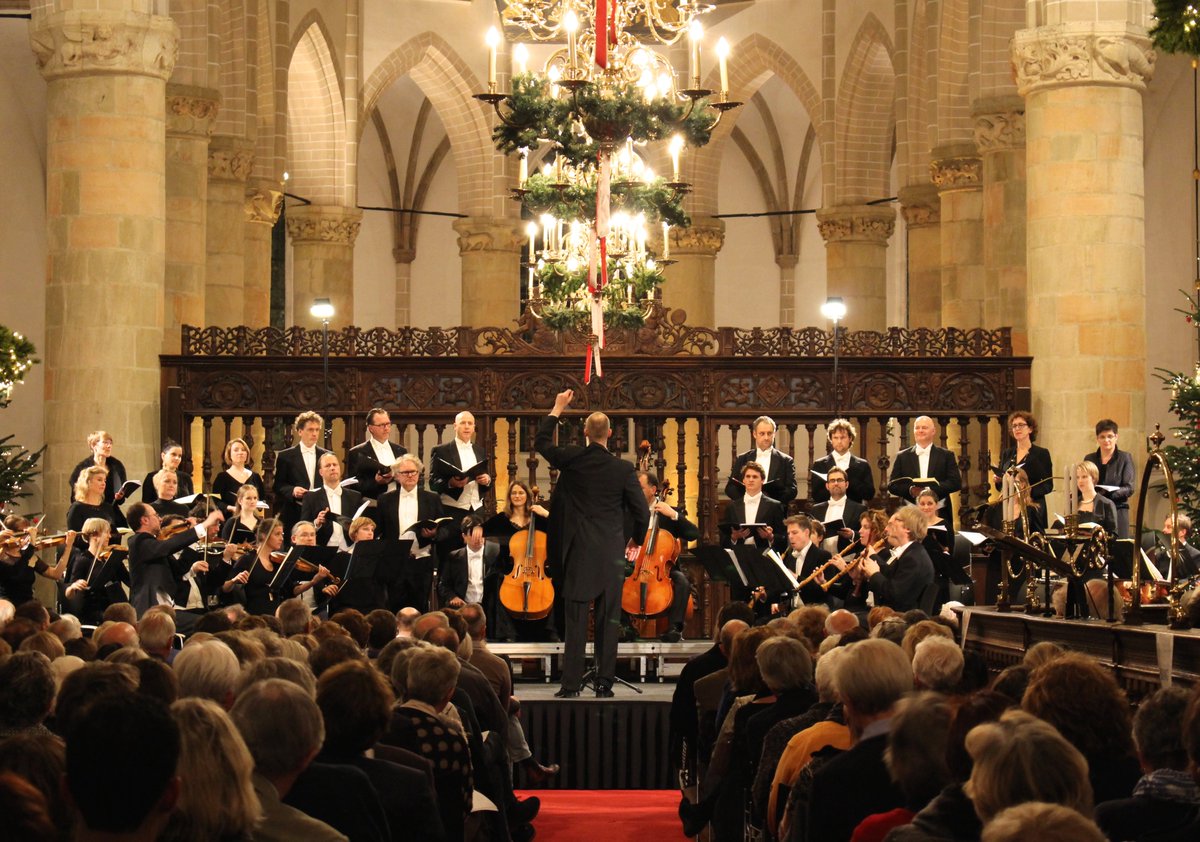 WilfriedHorck's tweet image. Voor het #Weihnachtsoratorium op dinsdag 18 december in de Grote Kerk te Lochem zijn nog enkele kaarten te koop. Wees er snel bij. Uitvoering door @ned_kamerkoor en Collegium 1704 uit Praag. Kaarten Schouwburg Lochem.