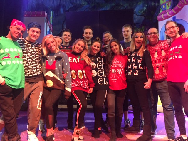 Meet the wonderful cast of our pantomime Snow White celebrating both #christmasjumperday and #PantoDay ahead of tonight's 6:30pm performance
Book now on 01422 351158
 <a href="/panto_day/">Panto Day</a>  <a href="/Imagine_Theatre/">Imagine Theatre</a>