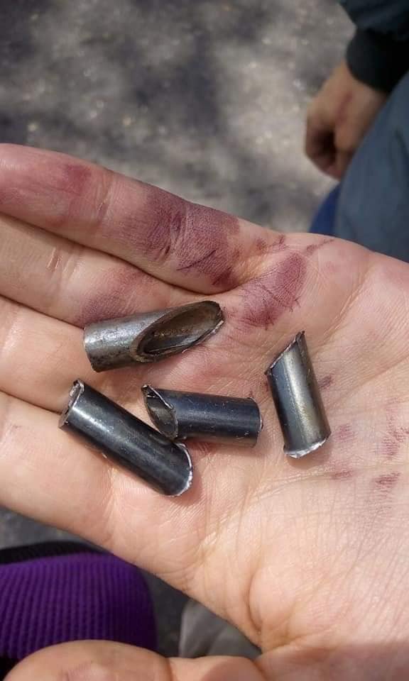rikacdo's tweet photo. Ayer el ESMAD usando metralla, que yo sepa este tipo de armamento viola la carta internacional de los derechos humanos. No es para menos toda la cantidad de heridos que hubo, posiblemente muertos en los próximos días. https://t.co/wDVGc4xYRP