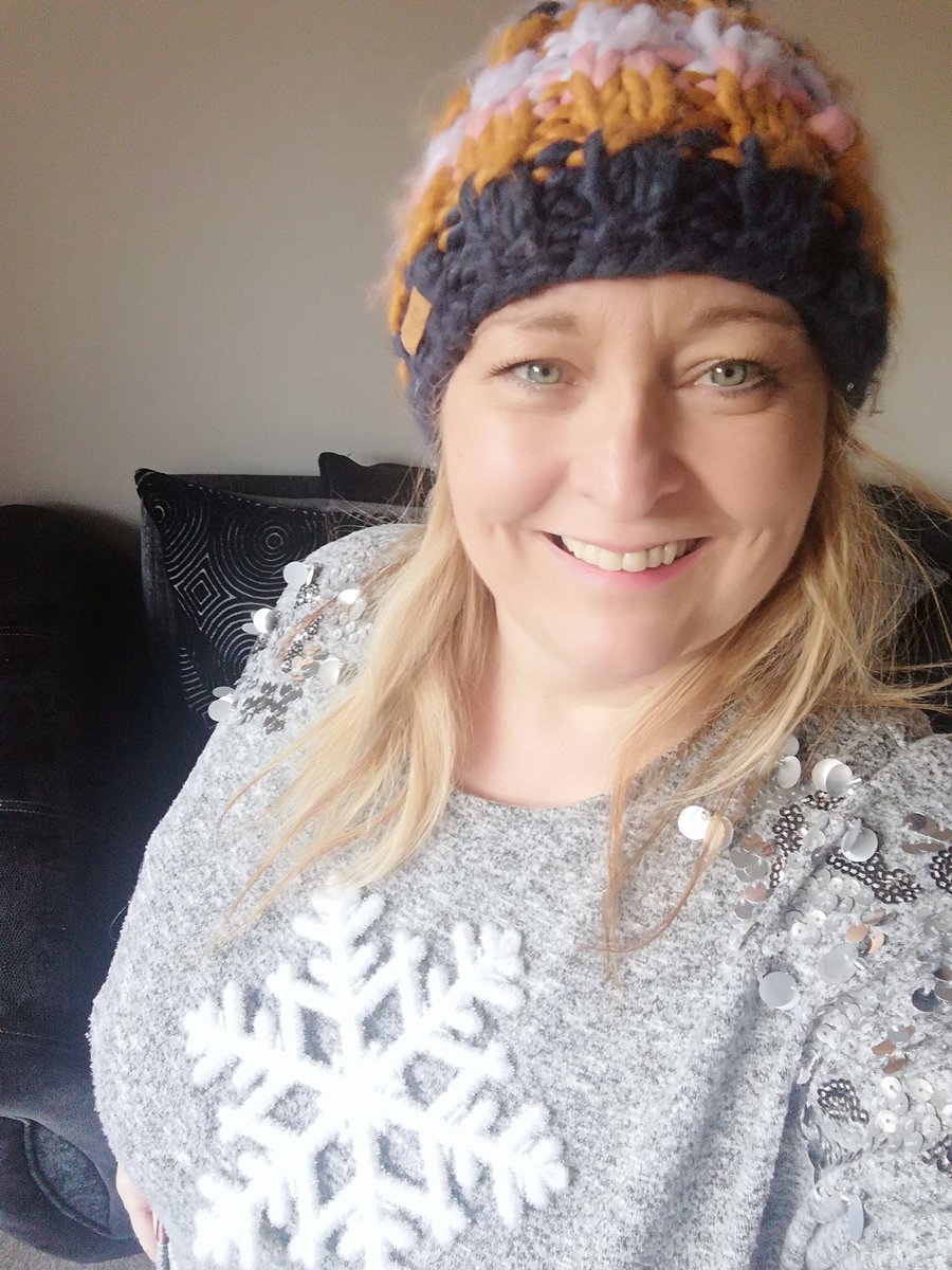 KarenToddUK's tweet image. 🎄Merry Christmas Jumper Day ☃️ Today I am donating to the SAVE THE CHILDREN charity. Its easy for you to support me, just text our Cotswold Fayre code TEAM060606 to 70050 and you too can donate £2.... Every £2 counts 💕thank you 🌟