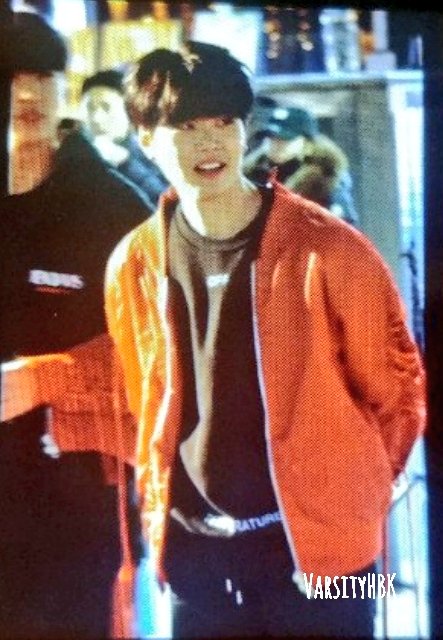 VarsityHBK's tweet photo. 181214 PREVIEW 홍대 버스킹 🍋

❤️❣️💕♥️💝💞💖❣️💘❤️♥️

#바시티 #VARSITY #VarsityHBK #강민석 #시월 #Xiweol #버스킹 @varsity_2017 https://t.co/UTUPcSBRNL