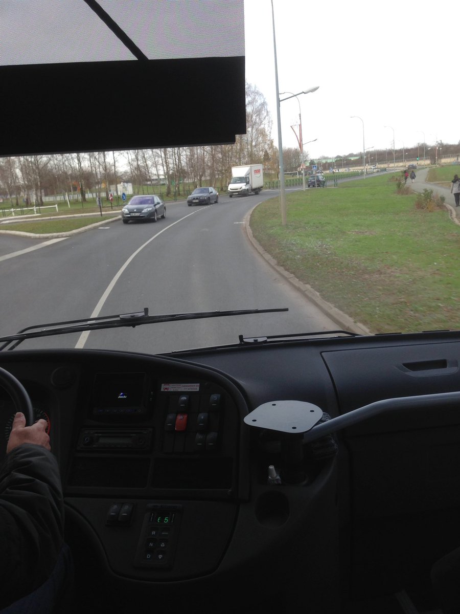 Ce1Pmc's tweet photo. #sortie #fromagerie Ça y est! En route pour la fromagerie ! https://t.co/sP5LxtOC3N