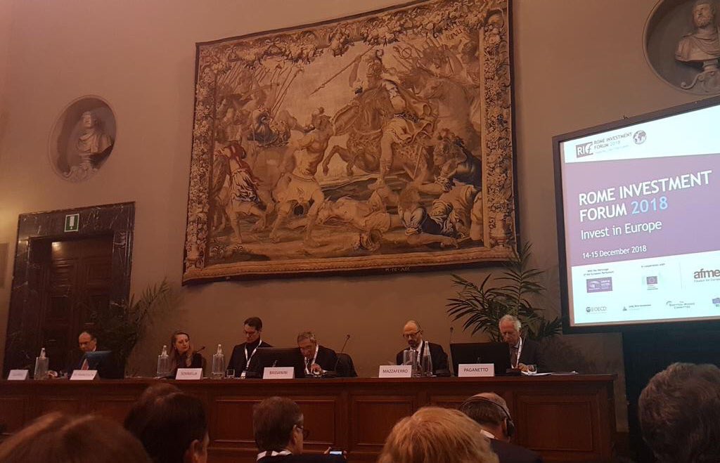 SommellaRoberto's tweet photo. Il tuo prossimo concorrente non arriverà dal tuo settore e questo sugli investimenti inevitabilmente peserà. My view at @FeBAF #RIF2018 @ActionItalia @FrancoBassanini @ecb @GruppoCdp #Paganetto #Mazzaferro #Lazzaroli #DeFranceschi https://t.co/0juvUEMsU1