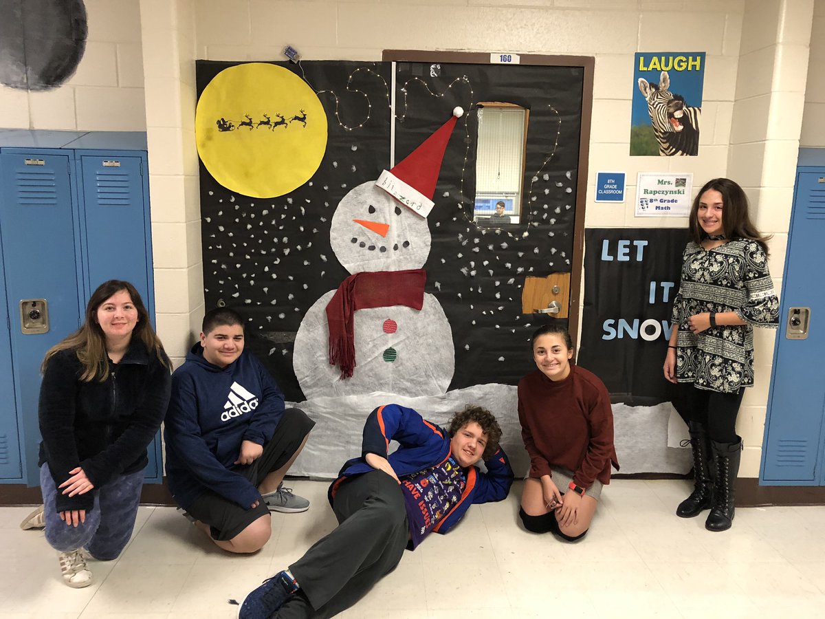 RapsAlgebra1's tweet photo. Our door is finished! We are ready for the holidays!!! #MMScoltlife @MemorialColts https://t.co/1PX83rwkEo