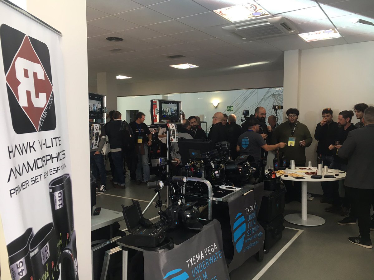 RCserviceSpain's tweet photo. No falta de nada con @ComTXEMAVEGA y @RCserviceMadrid ... ven y compruébalo en el @MicroSalonAEC 2018.
#cinematography #hawkvlite #rental #camara #films #audiovisual #camaradigital #rcservice https://t.co/XJ52uyqKi2