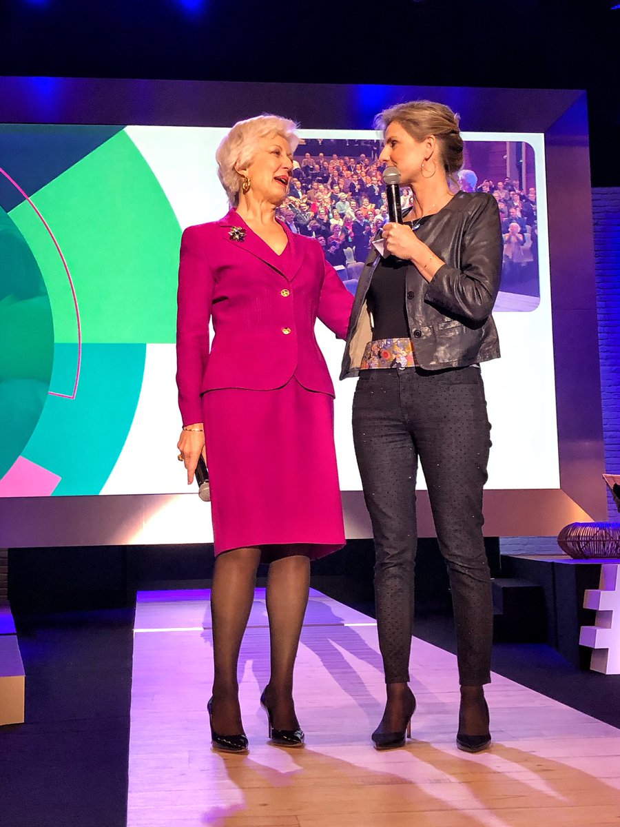 RuhlmannPierre's tweet photo. Tout dans le regard :
Un passage de relais parfaitement réussi pour la réussite de #BDDF
@mccapobianco #MargueriteBerard
Partir lancé !
#bddf2020 https://t.co/HWVBj0Kko4