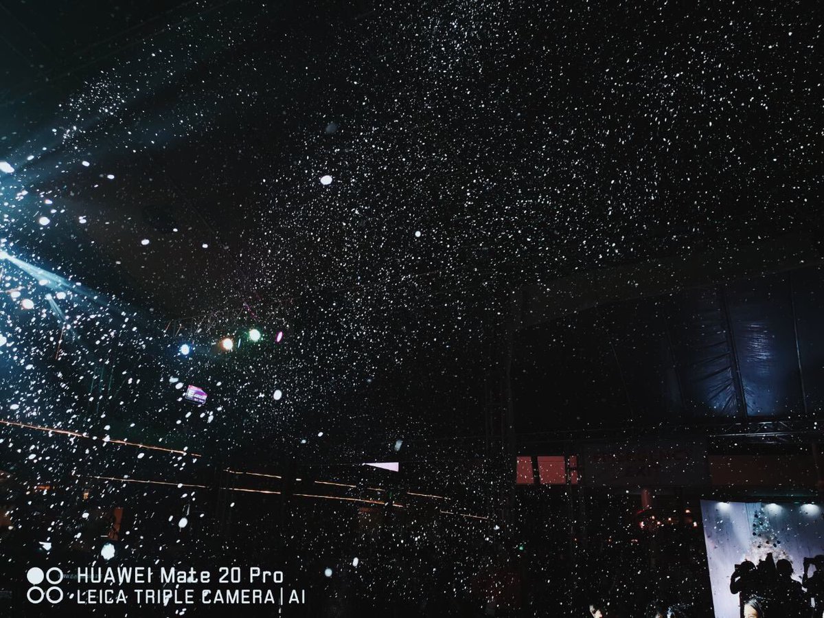 enjoyGLOBE's tweet photo. And that's what we call making snow possible. π Thanks for the amazing set, @rougeallgirl & @String_Machine! #GlobeLiveStreet #HuaweiMakeSnowPossible https://t.co/D7FwMSp87a