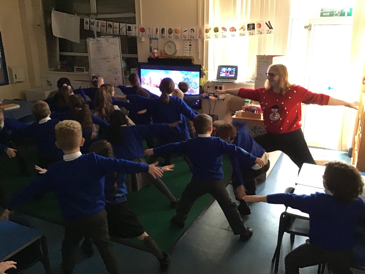 MissKGledhill's tweet photo. Christmas Cosmic Yoga session in 2G this morning, helping us to wind down and think about what is important over this festive period. #wellbeing #cosmicyoga #primaryyoga https://t.co/02LwRaZAgY