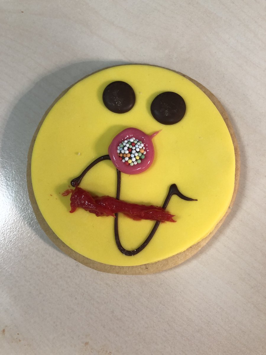 _HelenJones_'s tweet photo. It was meant to be lipstick but looks more like tomato ketchup! @charlottecivico Gingerbread bake sale at @irwinmitchell raising funds for @EdenDoraTrust
#raisingawarenesswitheverystep https://t.co/ZmzBUC9XxJ